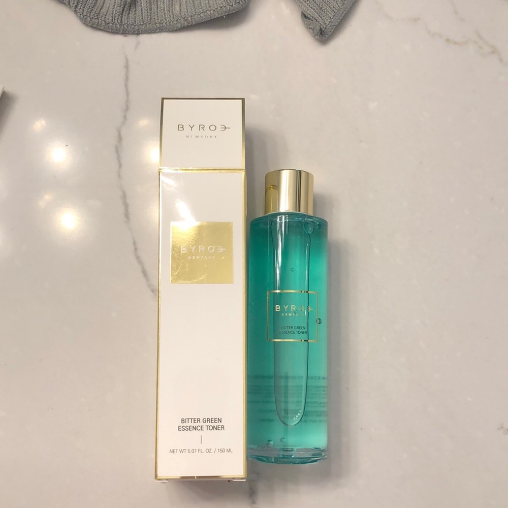 NIB Byroe essence toner